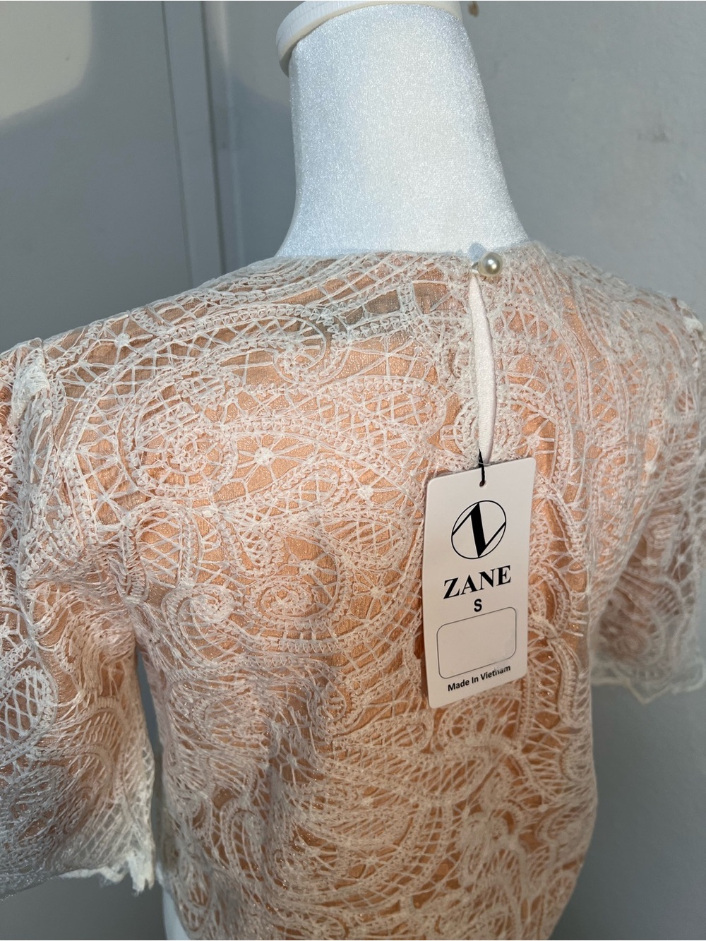Zane White Lace Button-Front Blouse over Peach Lining - Picture 7 of 7
